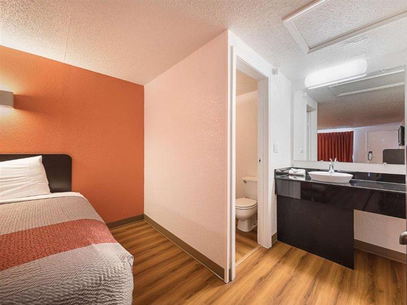 Motel 6-Hamburg, Ny Екстериор снимка